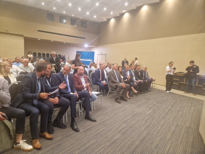 Минић: Српска има стручан кадар и капацитете да заокружи све активности на контроли хране и здравља животиња