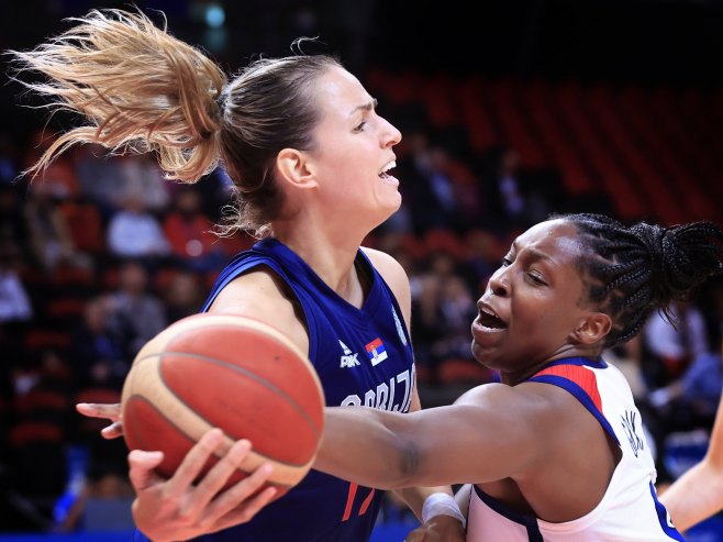 Јована Ногић постигла 12 поена за Финикс у поразу од Лас Вегаса у WNBA лиги