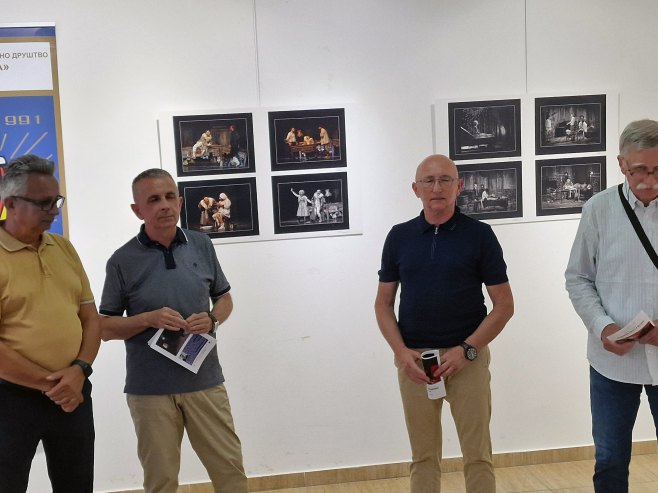 Отворена изложба позоришних фотографија Јовице Панића