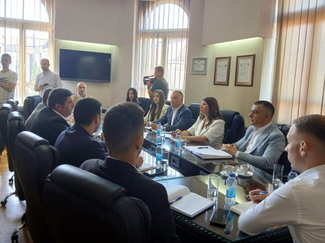 Кузмићева у Бијељини, састанак са градоначелником