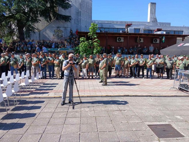 Више од 400 питомаца школе резервних официра пјешадије 15. пут у својој касарни
