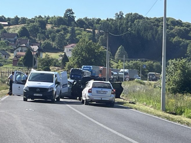 У тешкој несрећи код Бањалуке погинуле двије жене и мушкарац (ФОТО)