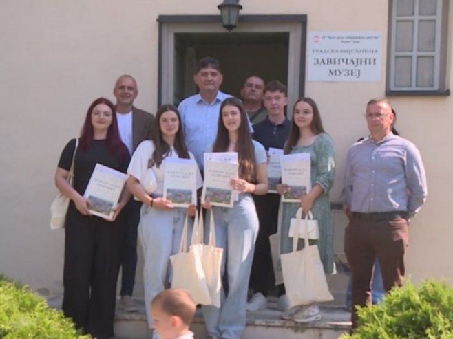 Нови Град: Пријем за најуспјешније ученике (ВИДЕО)