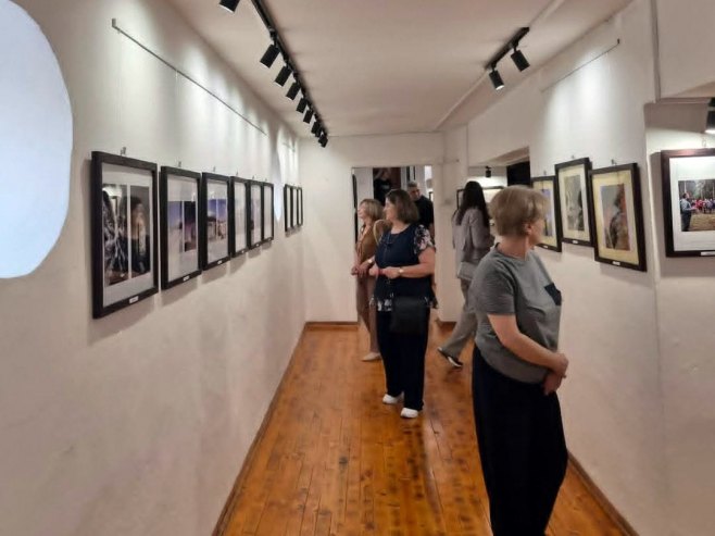 Хан Пијесак: Отворена изложба фотографија "Jавор планином 5"