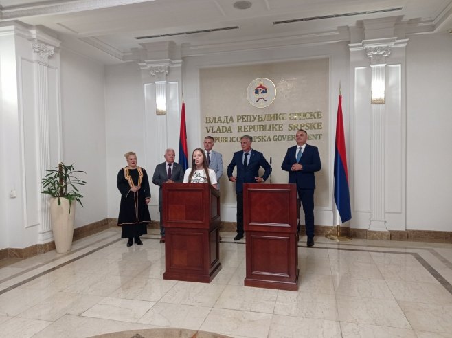У Влади Српске пријем за дјецу са КиМ, присуствују Каран и Минић