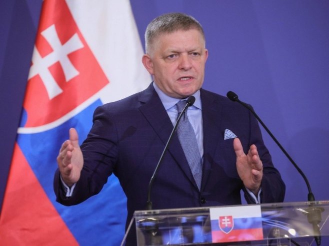 Фицо: Словачка неће издвајати средства за нову војну помоћ Украјини