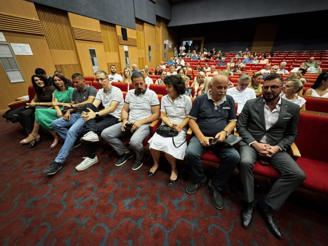 Документарни филм "Дјеца Брадине" приказан у Бијељини: Српска страдања обавезују на памћење