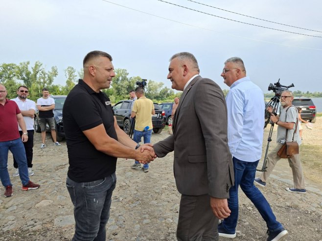 Минић у обиласку савског кеја (ФОТО)