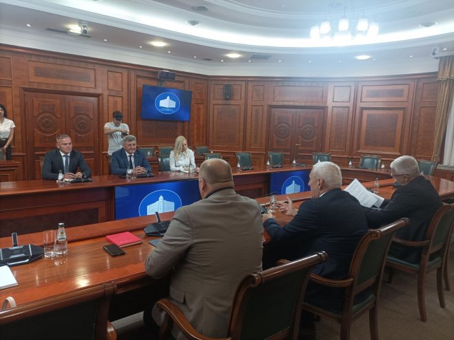 У Београду се састали министри Мастиловић и Балинт