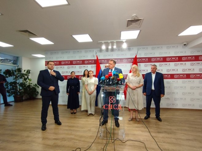 Конференција за новинаре СНСД-а - Фото: РТРС