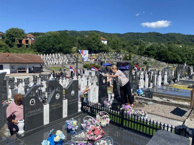 УЖИВО - Обиљежавање страдања Срба Средњег Подриња и регије Бирча (ФОТО)