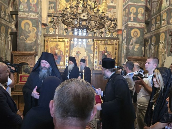 Митрополит Теодосије у манастиру Грачаници дочекао патријарха Порфирија и Бернса