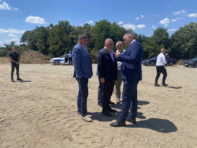 Минић и Стевановић на градилишту ауто-путева код Бијељине