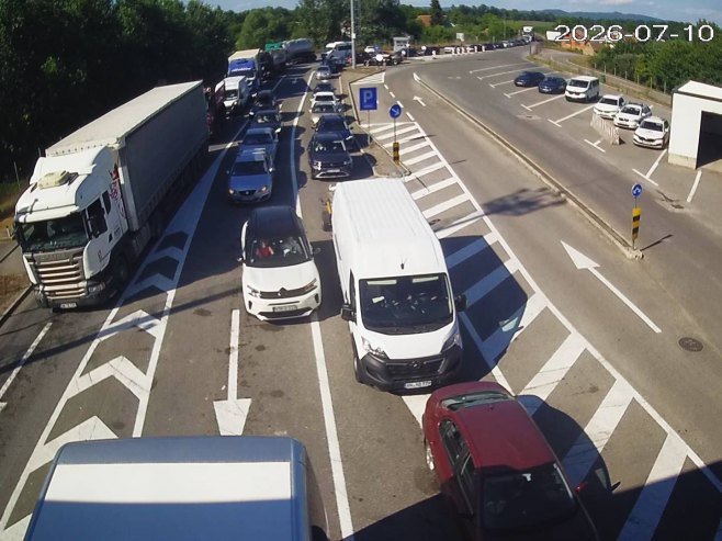 Појачана фреквенција возила на више граничних прелаза
