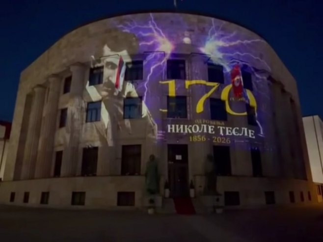 Палата Републике Српске вечерас освијетљена ликом Николе Тесле