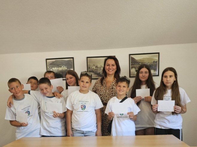 Језеро: Деветоро дјеце из Језера дио пројекта "Социјализација дјеце Републике Српске"