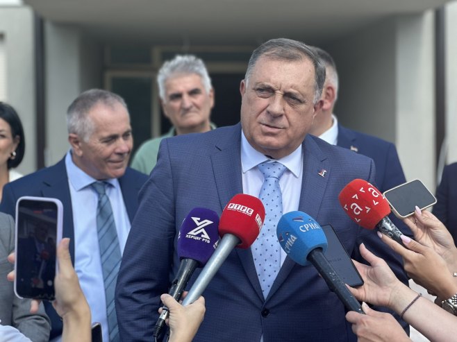Додик: Чека се извјештај о активностима МУП-а, али нико не може да понижава полицију (ВИДЕО)