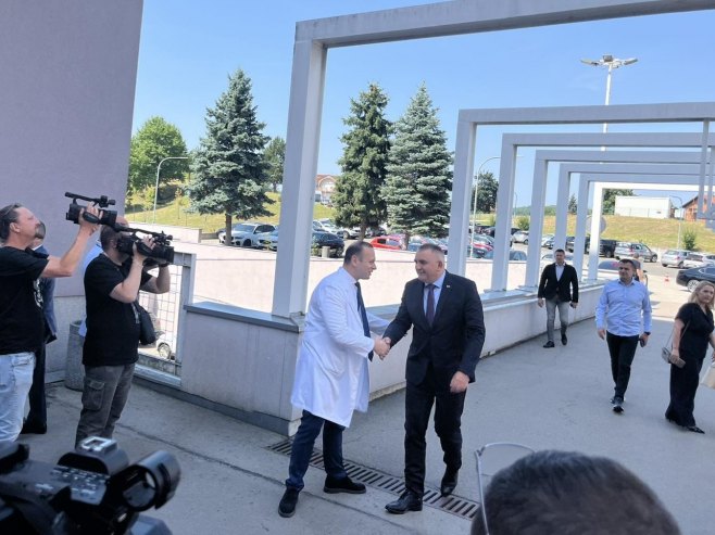 Минић у посјети УКЦ Српске (ФОТО)