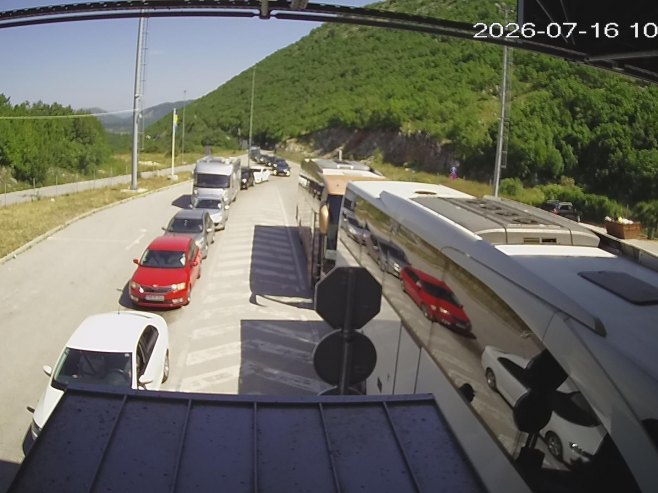 Појачана фреквенција возила на прелазима Брод, Костајница, Зупци, Дољани и Делеуша
