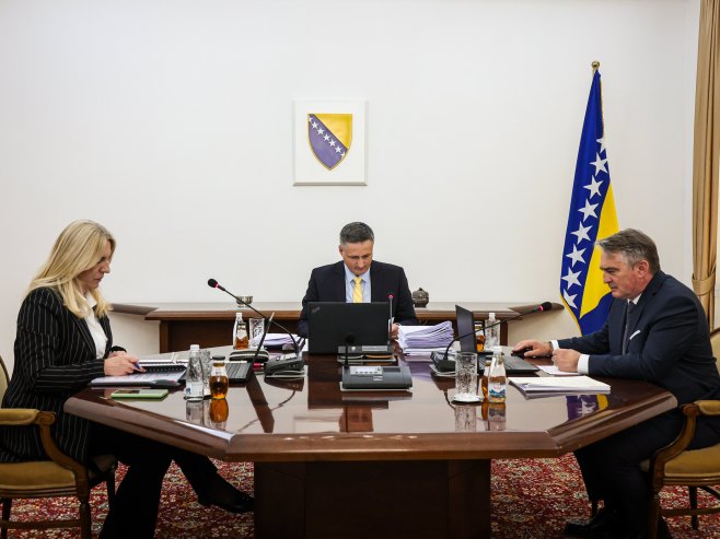 Нови дипломатски скандал и институционални рат у режији Бећировића (ВИДЕО)