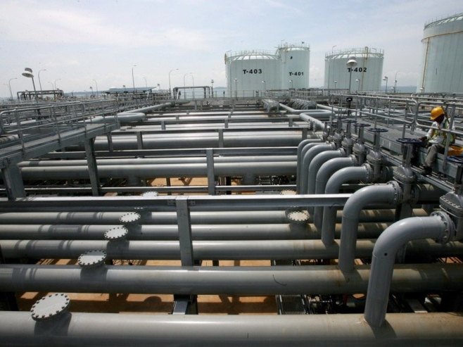 Цијене нафте мирују око највишег нивоа у пет седмица усред тензија на Блиском истоку