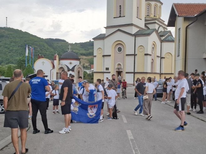 Након литургије кренуо Марш одбране Војковићи-Илињача (ФОТО)