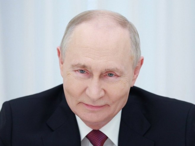 Путин предводи руску делегацију на самиту АПЕК-а у Кини Путин предводи руску делегацију на самиту АПЕК-а у Кини
