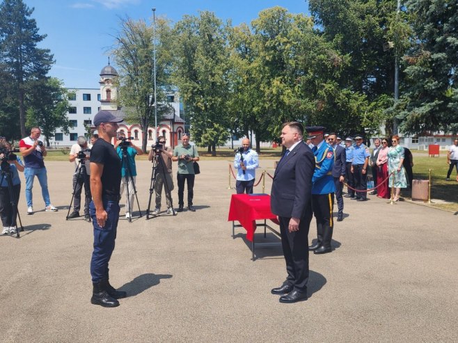 Уговори са кадетима и нова возила САЈ-у и Жандармерији (ФОТО/ВИДЕО)