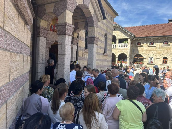 Манастир Осовица обиљежава празник Пресвете Богородице Тројеручице, присуствује Додик (ФОТО)