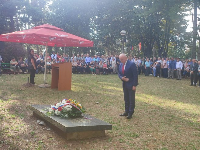 Доња Трнова код Угљевика: Обиљежено 85 година од устанка народа БиХ против фашизма (ФОТО)
