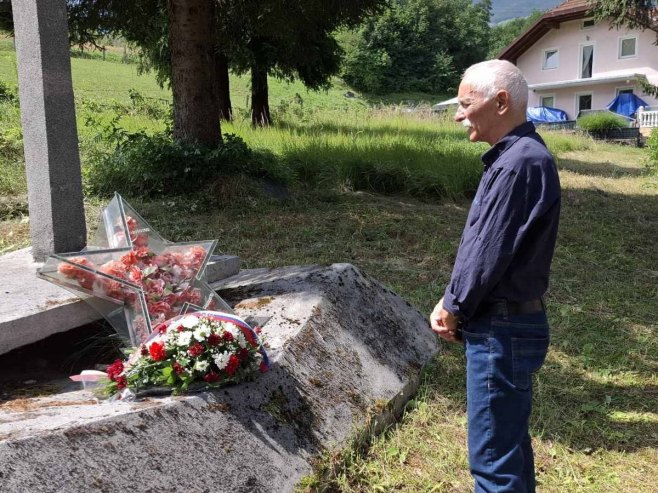 Дан устанка, полагање вијенаца - Партизанско гробље Касимовац Дан устанка, полагање вијенаца - Партизанско гробље Касимовац - Фото: РТРС