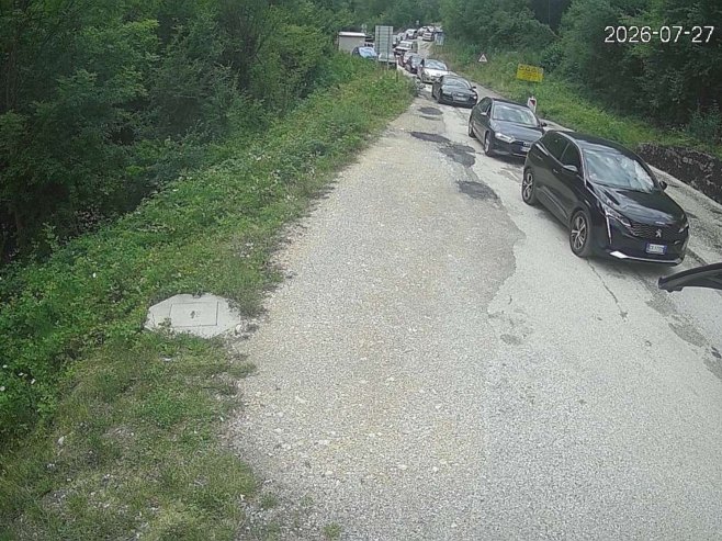 Гужве на граничнима прелазима који воде према Јадрану