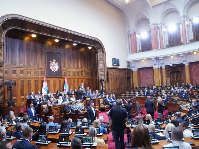 Ванредна сједница Скупштине о неповјерењу Влади Србије; Мацут - o нама ће судити резултати