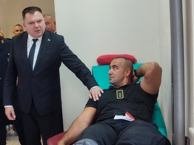 Будимир: Припадници МУП-а увијек спремни даровати крв и помоћи кад је потребно