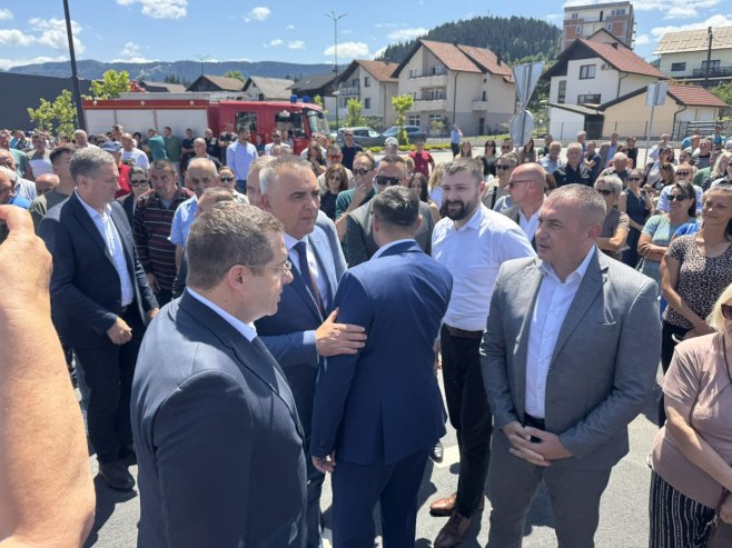 Kružni tok u Palama (Foto: RTRS)