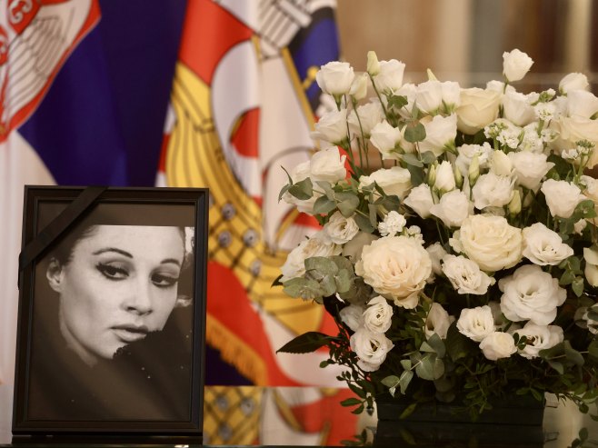 Оливера Катарина сахрањена у Алеји заслужних грађана на Новом гробљу