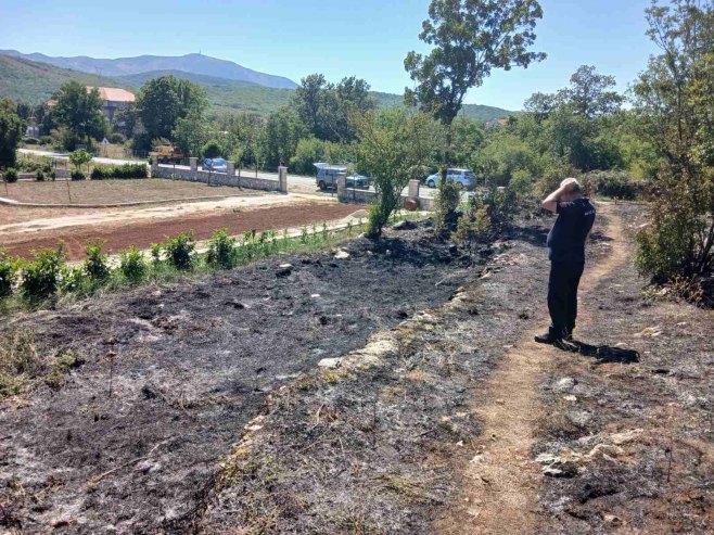 Пожар на подручју Mоска у близини Требиња; Апел грађанима да буду одговорни  (ФОТО)