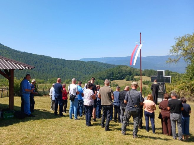 У селу Јелашци код Вишеграда служен је парастос У селу Јелашци код Вишеграда служен је парастос - Фото: РТРС