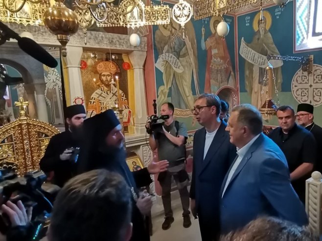 УЖИВО - Вучић и Додик у манастир Рмањ; Епархија бихаћко-петровачка кључна за опстанак Срба у Крајини (ФОТО/ВИДЕО)