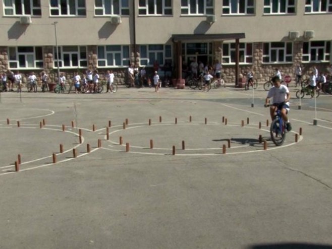 Традиционално "Зворничко љето" почело "Бициклијадом"; Учествовало више од 50 малишана Традиционално "Зворничко љето" почело "Бициклијадом"; Учествовало више од 50 малишана
