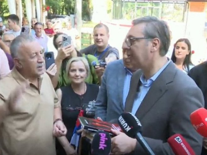 Вучић у Шипову: Људи посебно хтјели да искажу колико воле Србију
