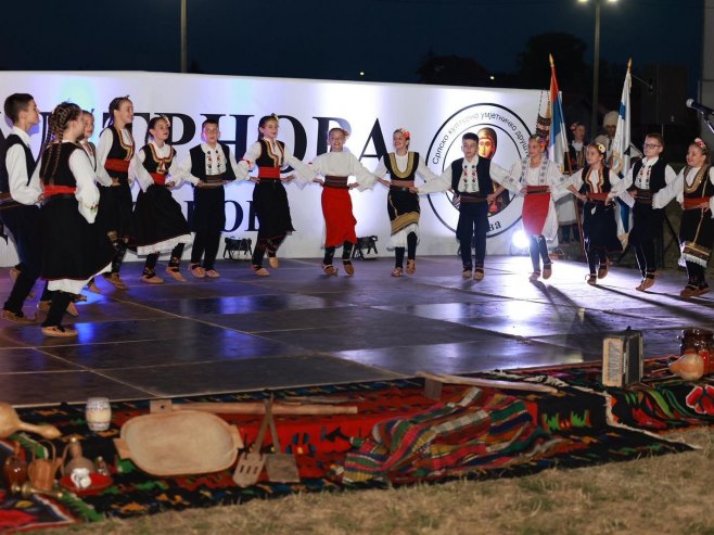 Одржан концерт СКУД Трнова - Ој коло шарено, вашерите високо