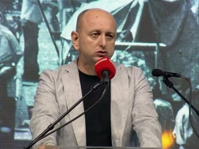 Кнежевић: Умјесто у Мркоњић Граду однарођена Црна Гора сутра свој барјак носи у Загреб (ФОТО/ВИДЕО)