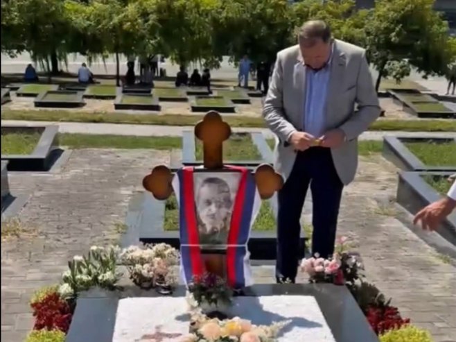 Додик посјетио мјесто вјечног Кустурићевог починка: Био је човјек који је спасио много живота