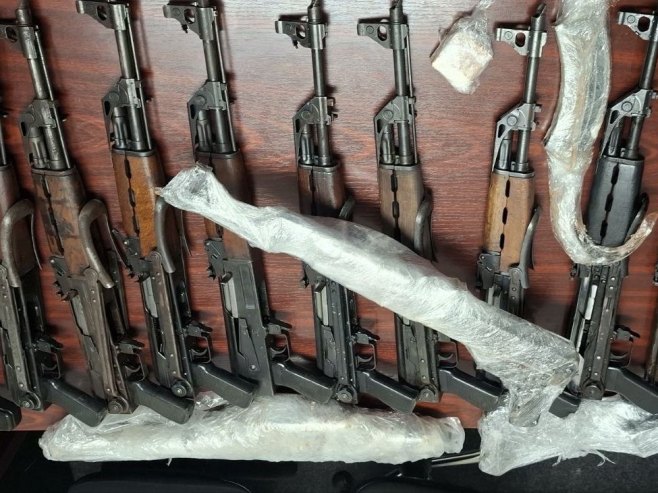 У акцији "Траса" три лица лишена слободе и одузето оружје (ФОТО)