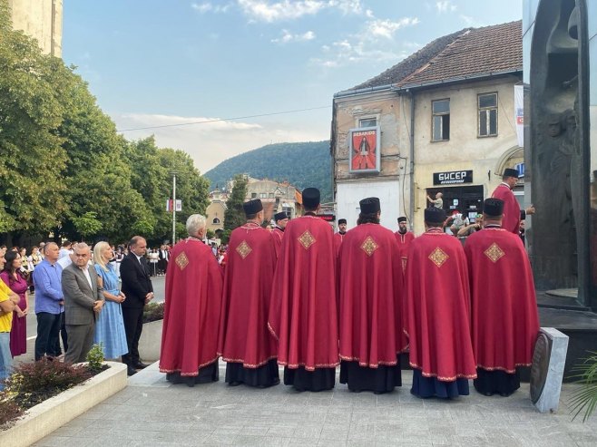 Поводом славе града у Зворнику одржана вечерња служба и литија, присуствовала Цвијановић (ФОТО)