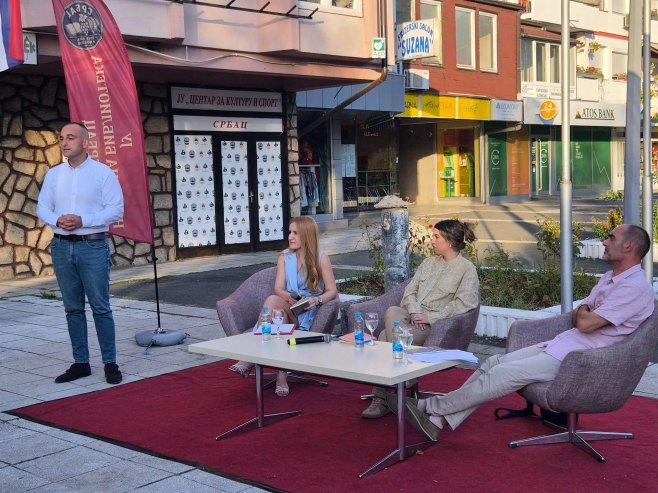 У Српцу отворена манифестација "Вече вина и поезије"