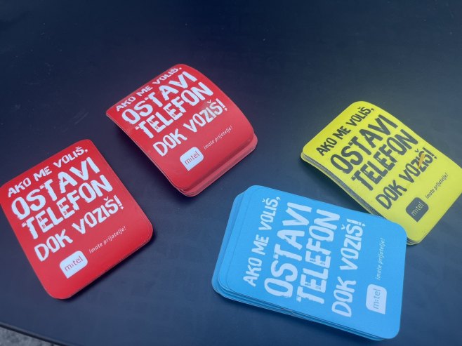 Ostavi telefon dok voziš (foto: RTRS)