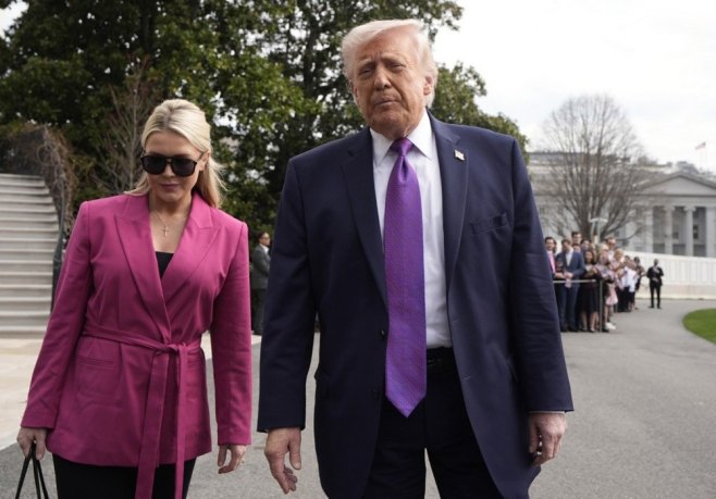 Трамп најавио одлазак портпаролке Бијеле куће са функције