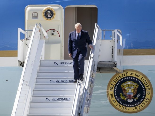 Трамп тајно пребачен у други авион: Процурили детаљи  операције у Анкари